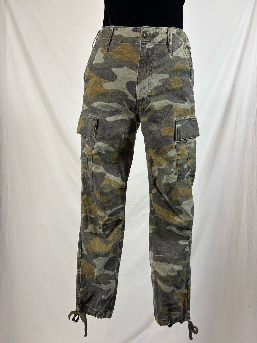 MOTHER The Sir Yes Sir Camo Cargo Jeans 26 Linen Cotton Military Utility